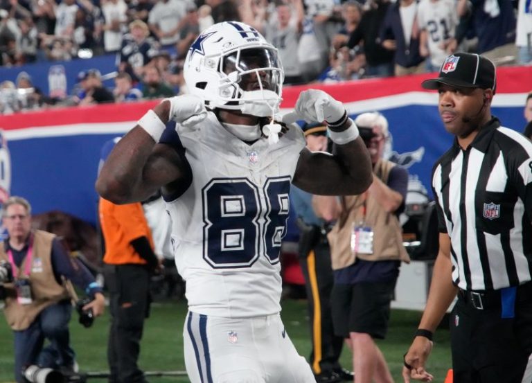 Cowboys defeat Giants in sloppy, penalty-riddled TNF game