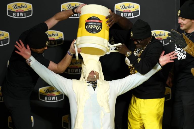 Watch: Minnesota coach receives mayo bath after winning Mayo Bowl