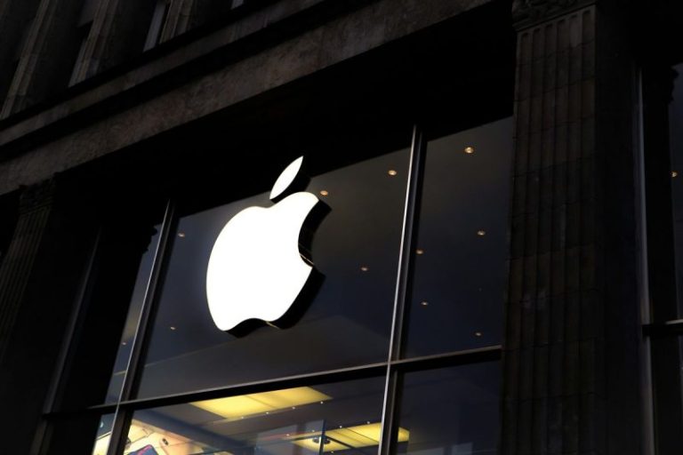 Apple Beats on Revenue Despite AI Hiccups and iPhone Sales Dip