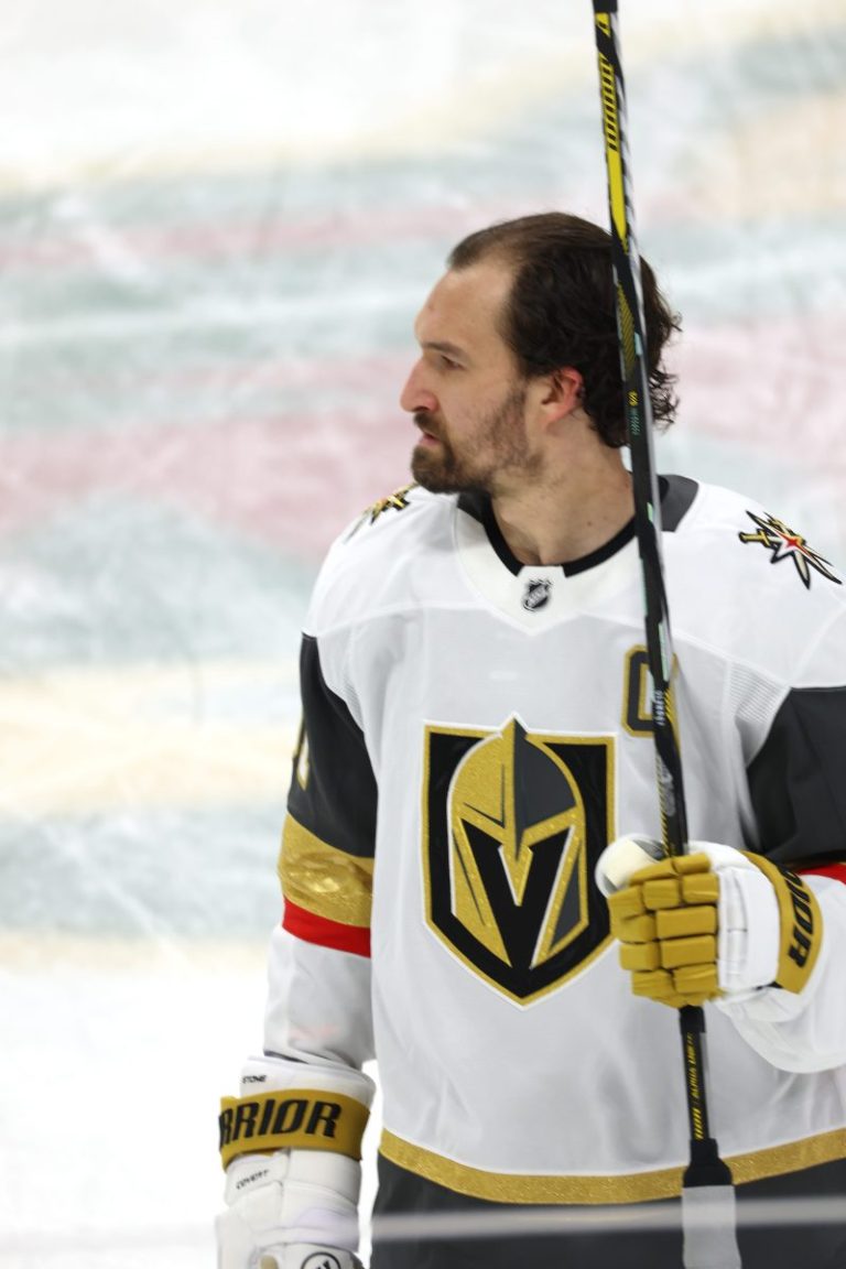 Golden Knights captain leaves Game 3 win with injury