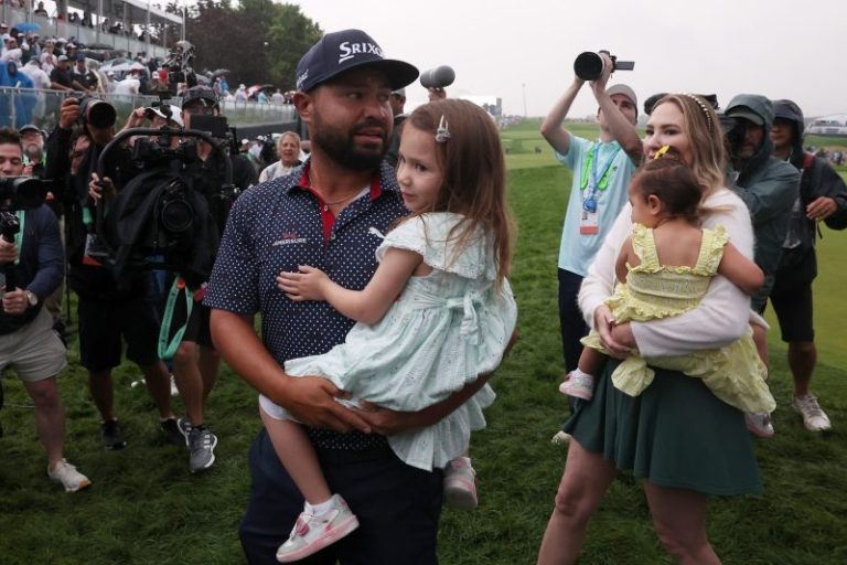 Watch: J.J. Spaun’s 64-foot putt to win US Open